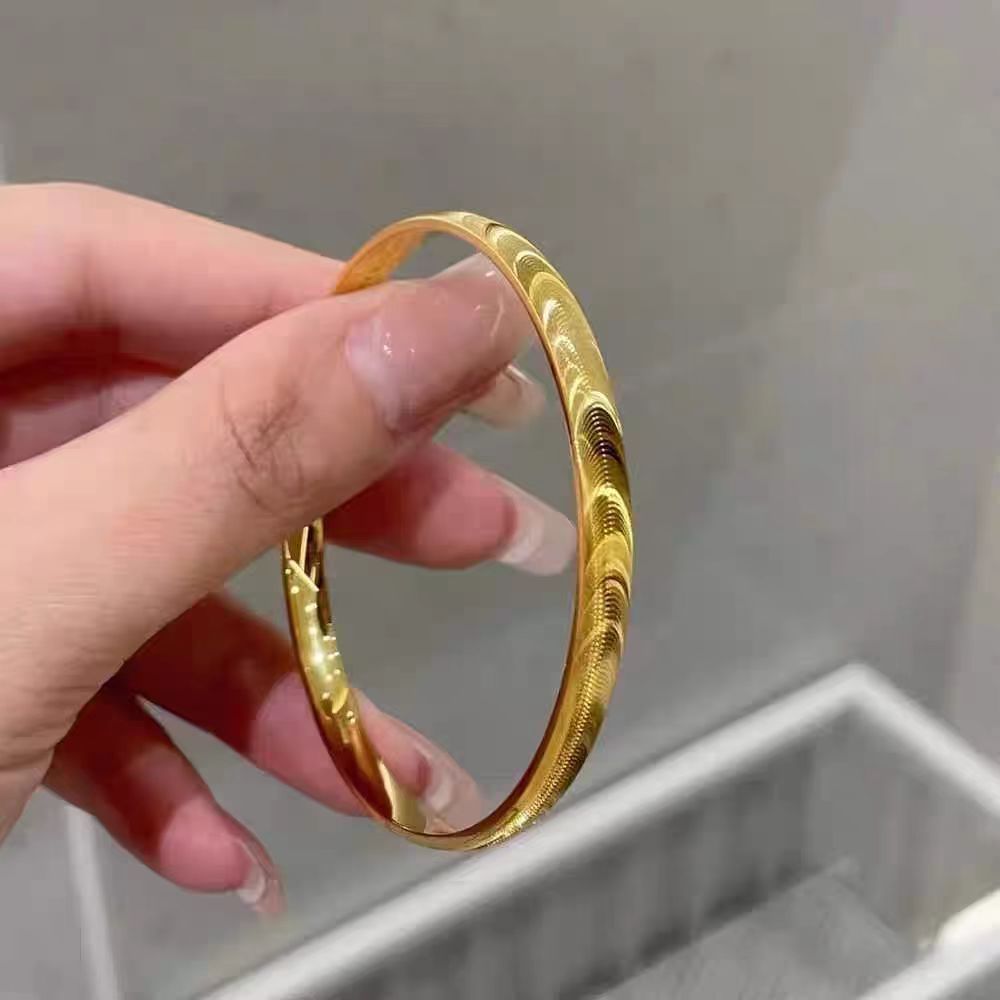 🔥 LIMITED TIME OFFER Elegant Cat's Eye Open Cuff Bracelet