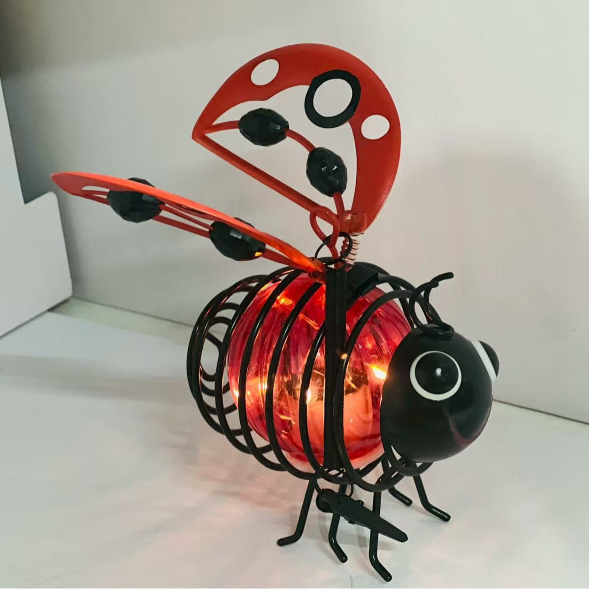 🔥 LIMITED-TIME 50% OFF! 🐝✨Hanging Solar Bee Light – Warm Amber Glow, Flicker-Free, Perfect for Garden Parties, Camping, or Kids’ Rooms – Spread Joy Day and Night 🌞🌜