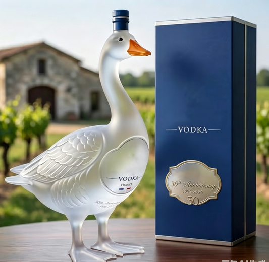 💥Summer Special Offer 📣30th Anniversary 3D Sculpted Vodka Bottle(without wine)