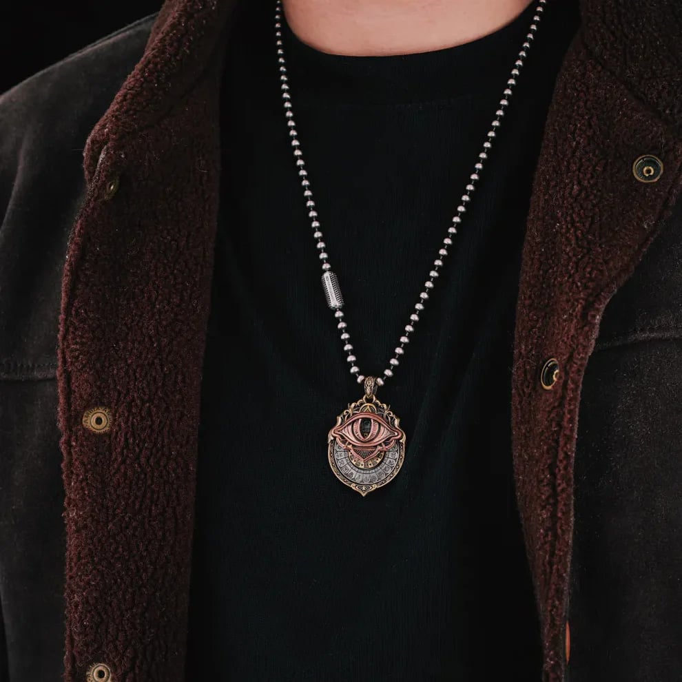 🔮 Handcrafted Tarot Eye Pendant – A Symbol of Intuition & Insight