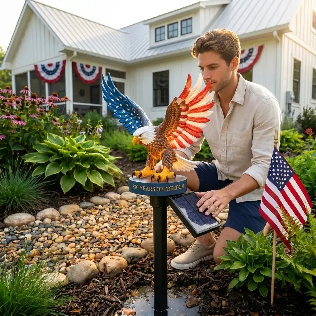 🔥Solar Eagle Garden Light – A Glowing Tribute to American Freedom(📦Buy 2 Free Shipping)