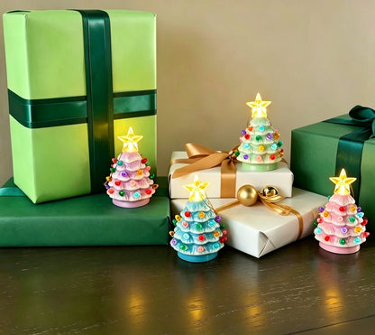 🔥 Hot Sale | Christmas Set of 4 Mini Nostalgic Tree Ornaments with Gift Bags