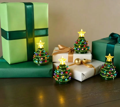 🔥 Hot Sale | Christmas Set of 4 Mini Nostalgic Tree Ornaments with Gift Bags
