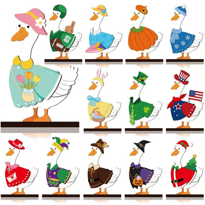 Cute Animal Wooden Sign – Interchangeable Magnetic Hats & Seasonal Decor
